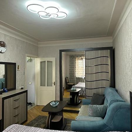Yerevan Nice Apartment With Balcony For Rent Exterior foto